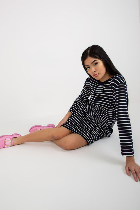 Daydress model 175408 Rue Paris